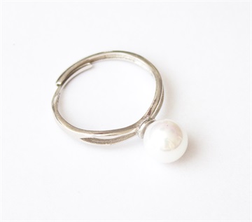 Ring - sterling sølv justerbar med smuk hvid shellperle 